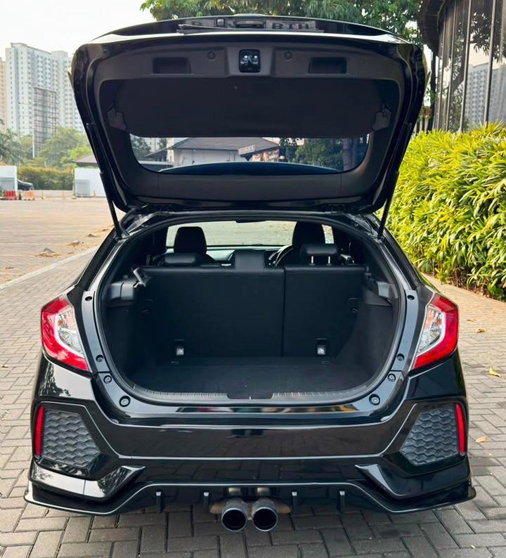 Honda Civic Turbo Hatchback 2019 AT