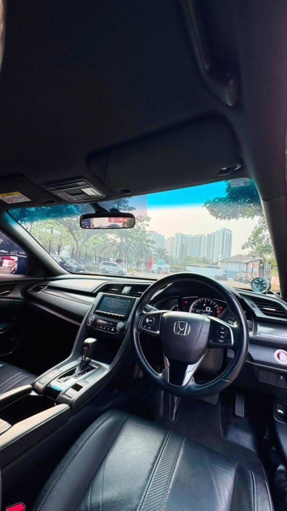 Honda Civic Turbo Hatchback 2019 AT